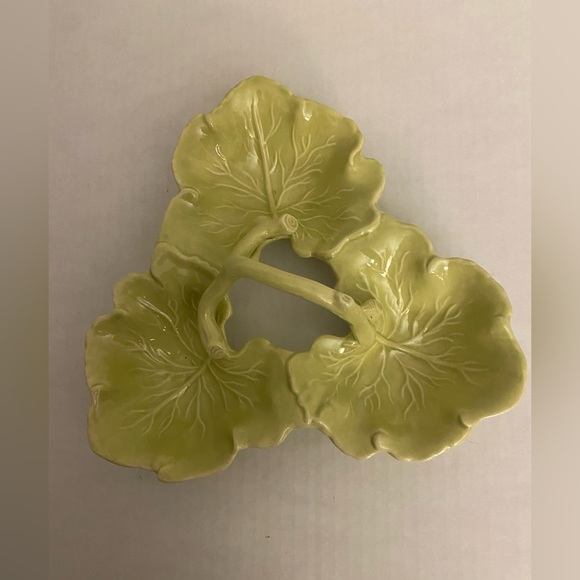 Vintage Lettuce Leaf Relish Dish - Picture 3 of 5